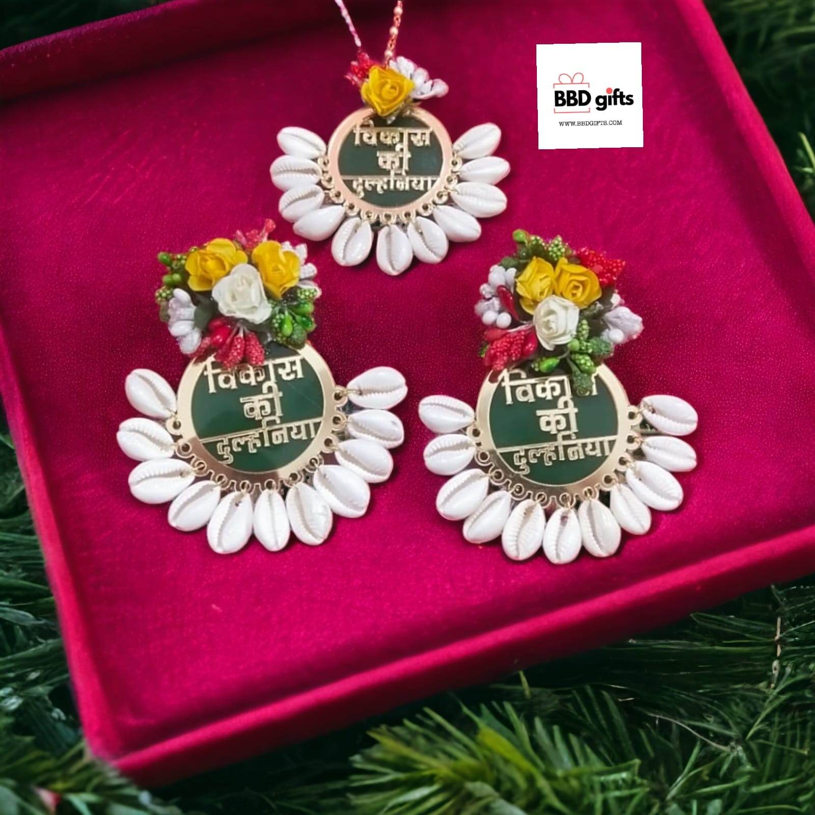 Dulhaniya Earrings with Mangtikka - Unique Sea Shell Design - Jewellery set for haldi function - Wedding jewellery - shell floral earrings - BBD GIFTS