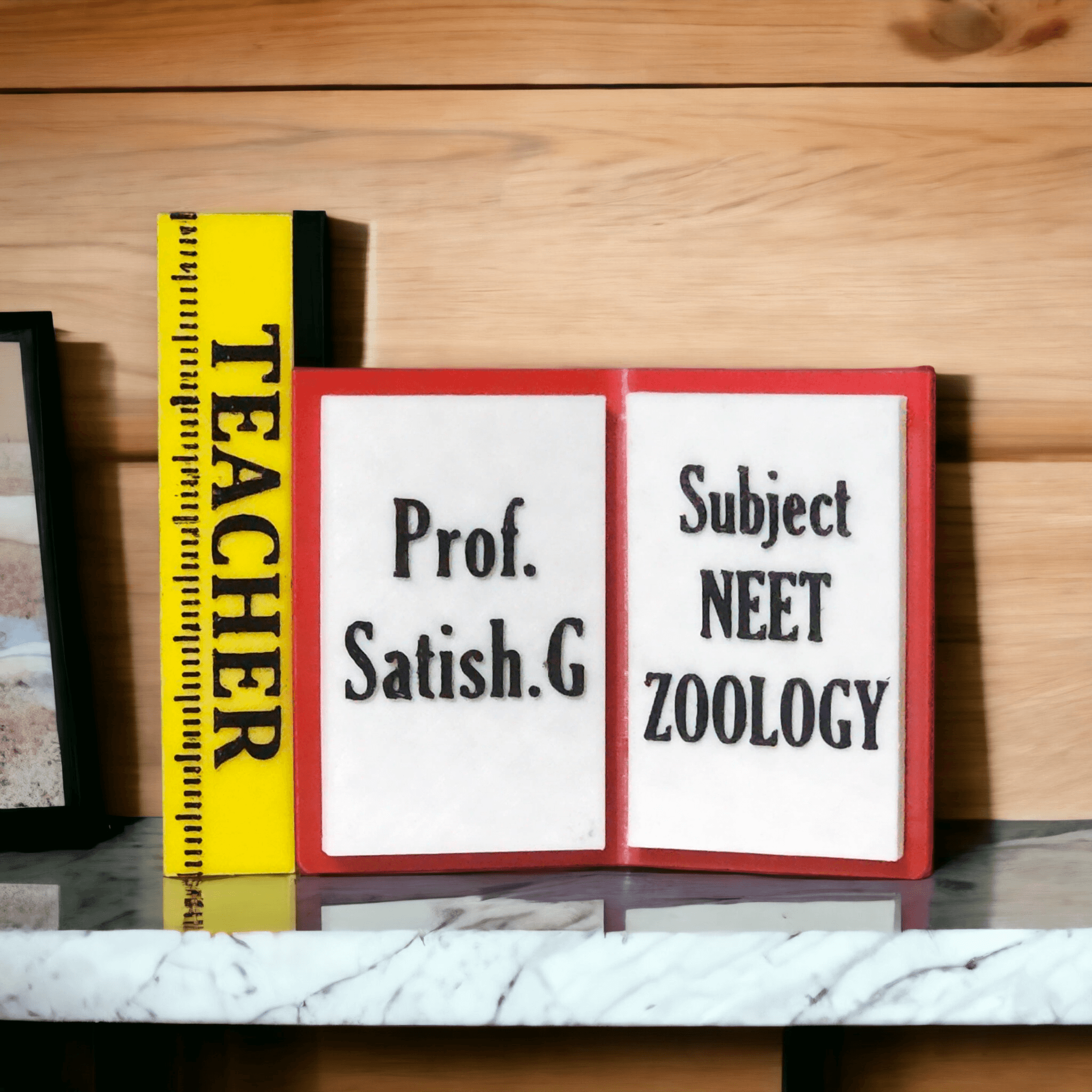 Personalized teacher name pen stand. - BBD GIFTS