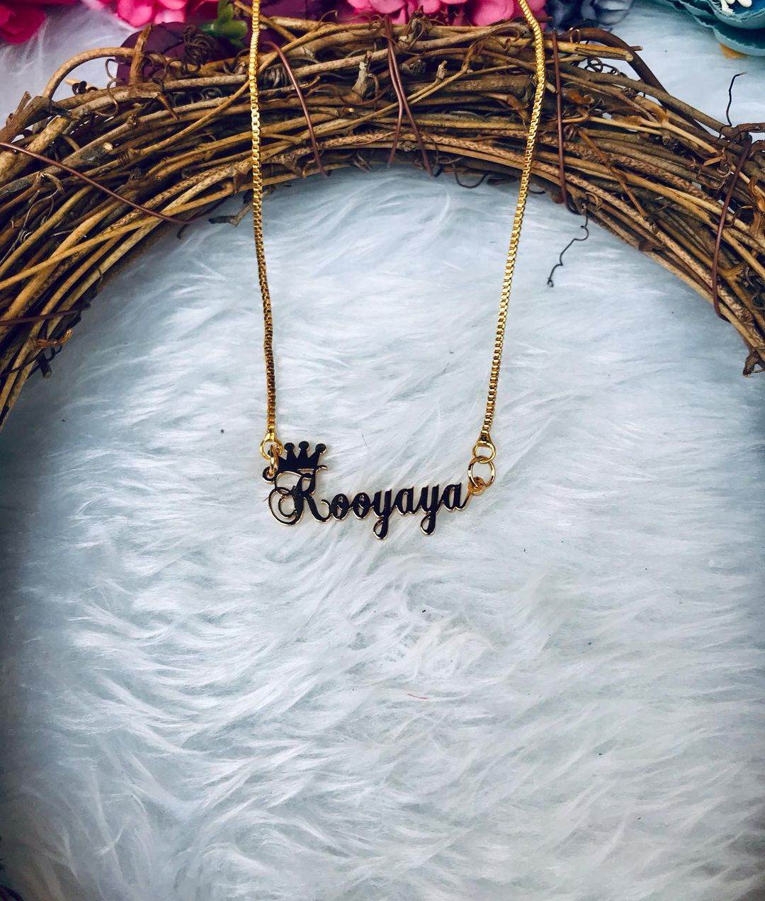 Queen name Pendant - BBD GIFTS