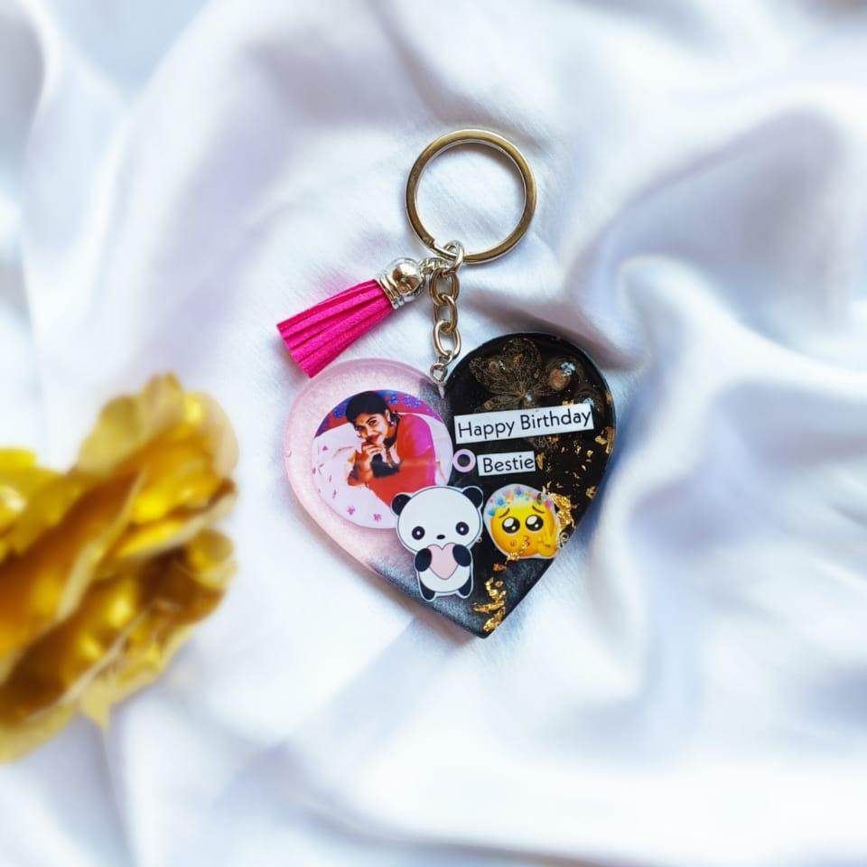 Customized Resin Photo Keychain Resin heart keychain Handmade Resin Art