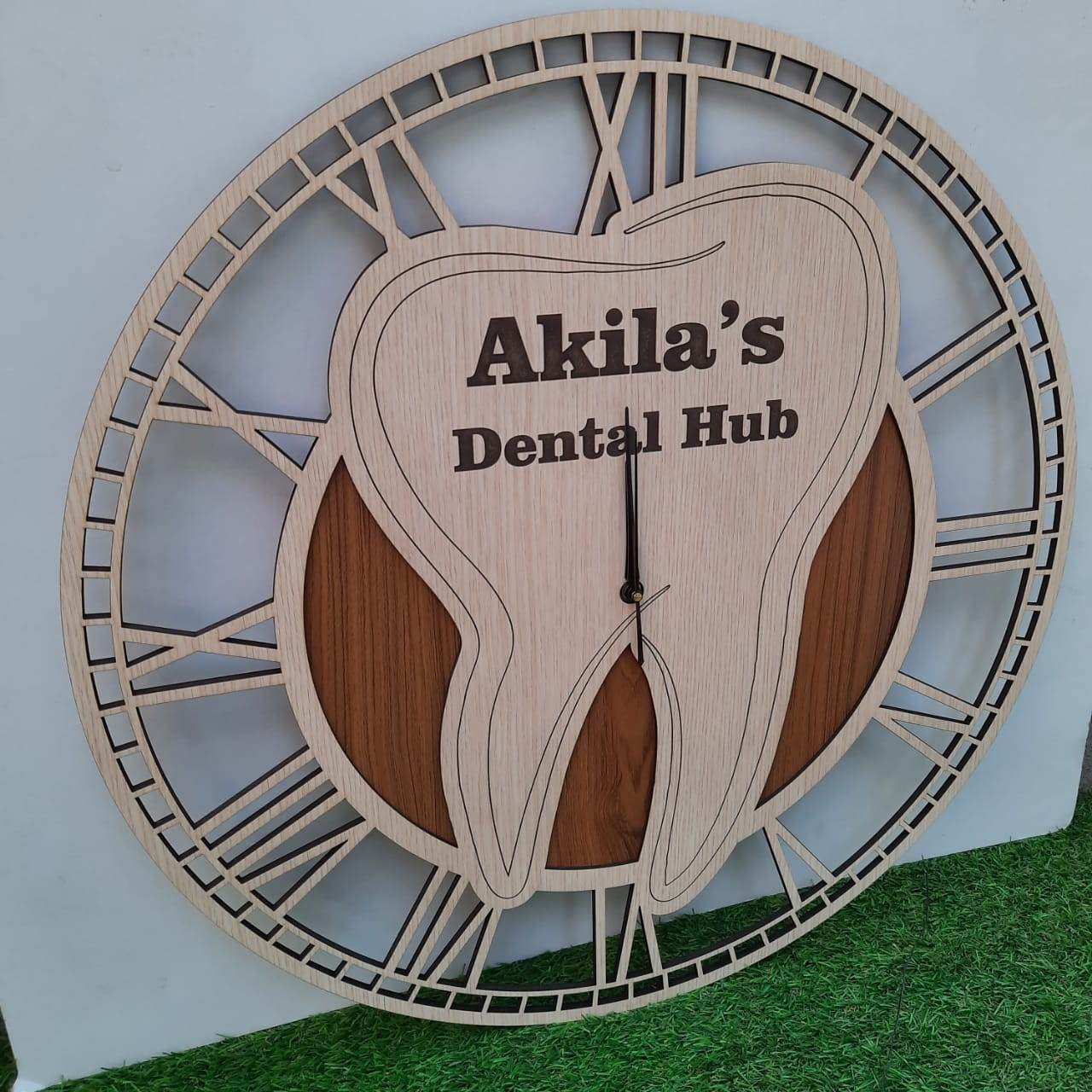 Wooden Personalized dentist Clock - Best Gift For Doctor - Doctor Gifts - Dentist Gifts - BBD GIFTS