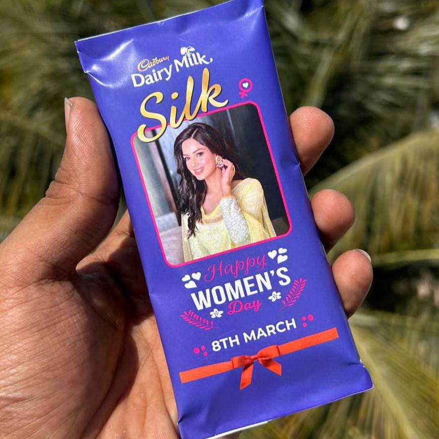 Unique Chocolate Gifts – Personalized Dairy Milk with Free Shipping in India