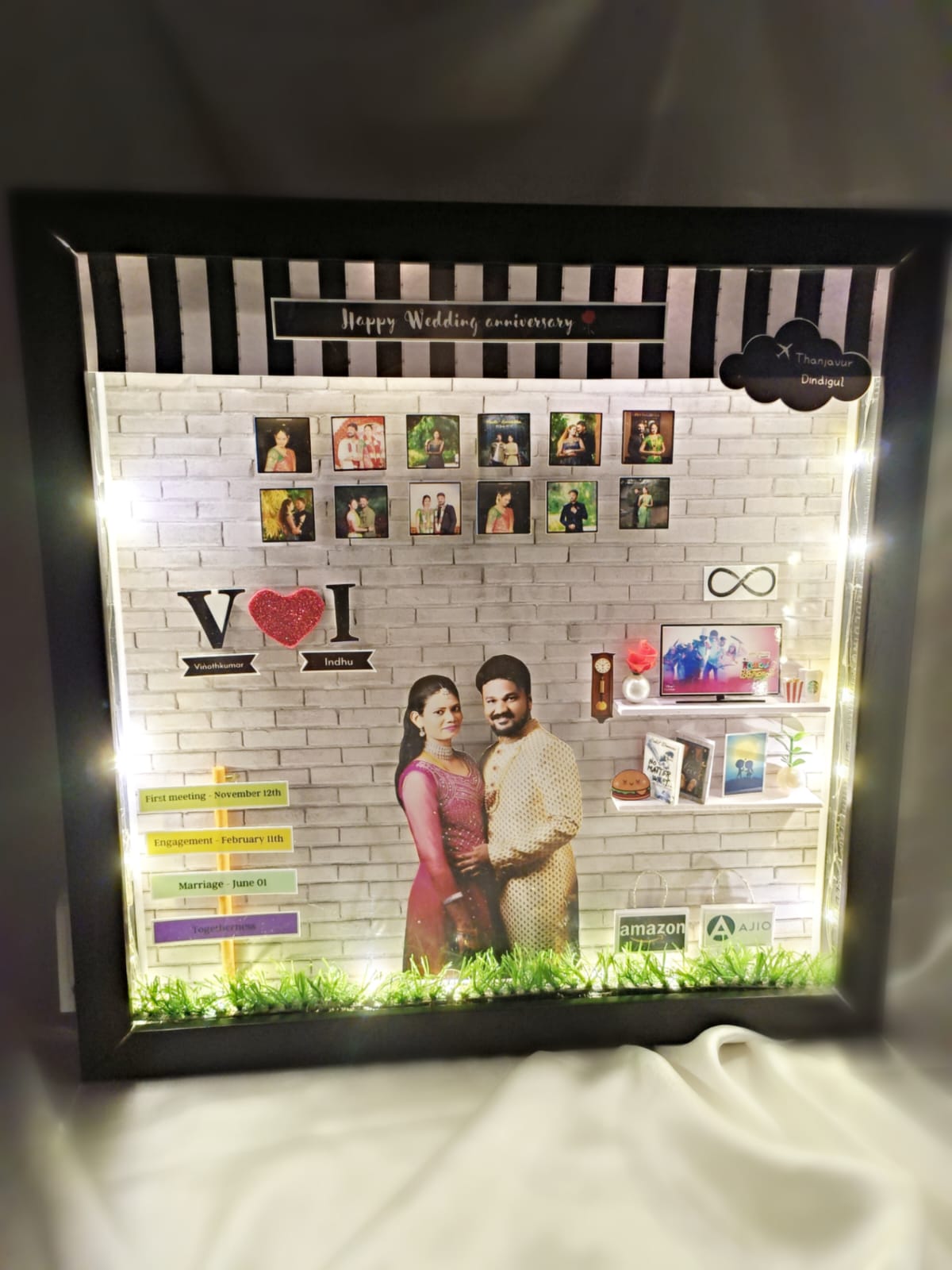 Customized Simple Wedding Miniature Frame | Living Room