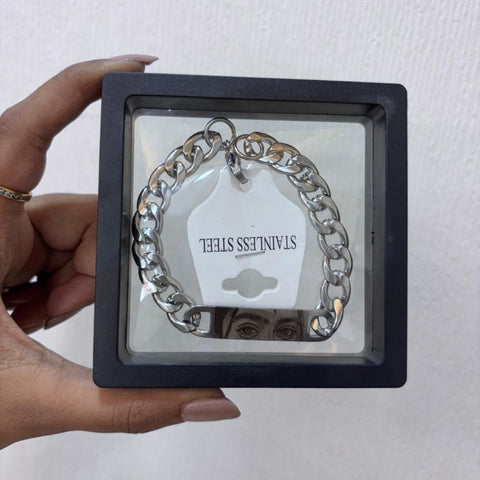Personalized Bracelet With Eye Customization