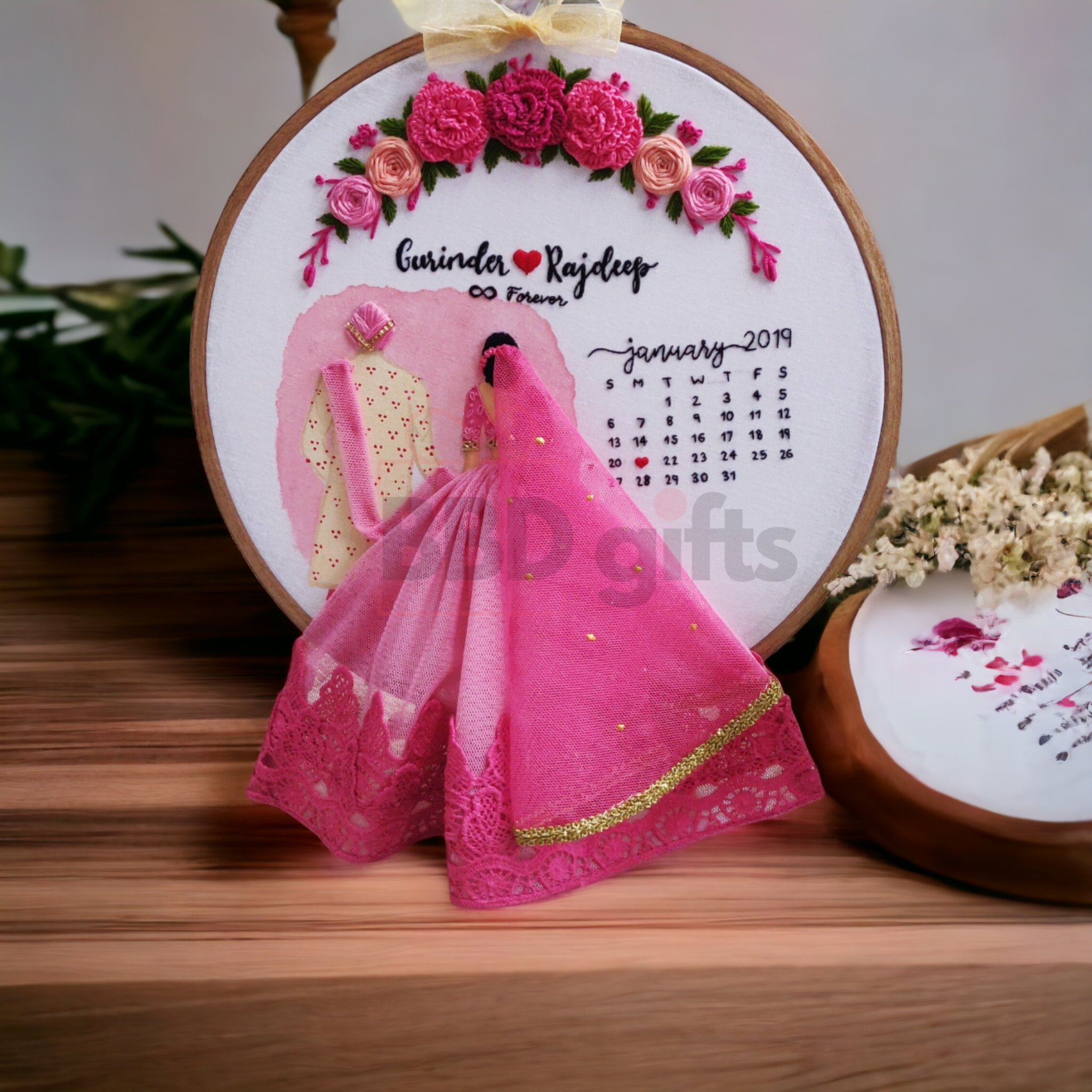 Customizable Bride & Groom Calendar embroidery Hoop | Personalized embroidery hoops | Anniversary Gift | Gift For Couples