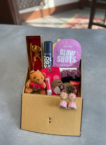 Valentine's Women's Hamper 2.0 - Personalized Gift Box for Her