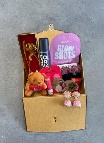 Valentine's Women's Hamper 2.0 - Personalized Gift Box for Her