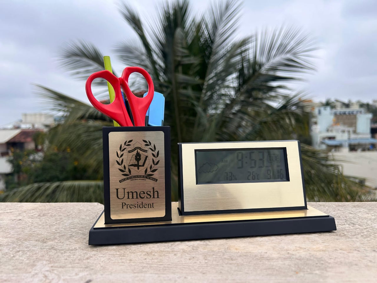 Digi clock penstand