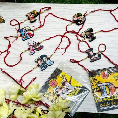 कस्टमाइज़ अल्फाबेट राखी